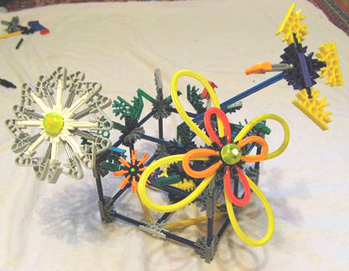 K'NEX Flower Vase